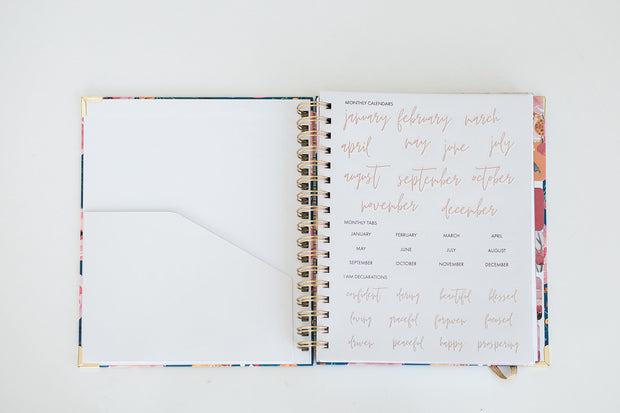 Undated Daily Planner: Blooms