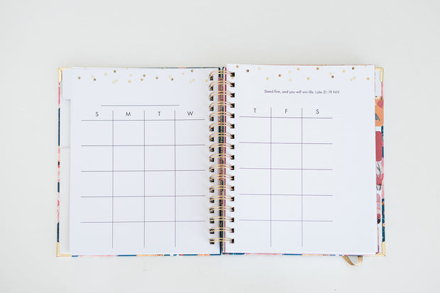 Undated Daily Planner: Blooms